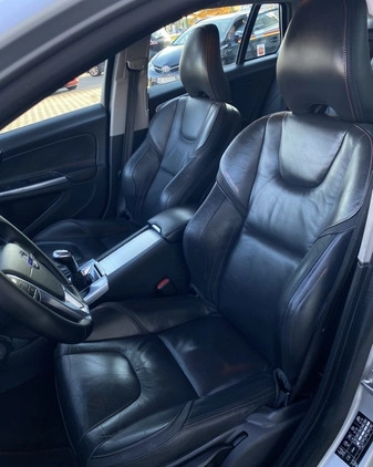 Volvo V60 cena 38900 przebieg: 20000, rok produkcji 2015 z Warszawa małe 211